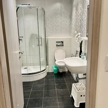 Luxury Premium Furnished *