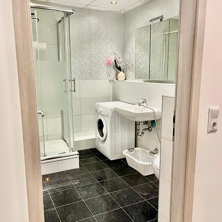 Luxury Premium Furnished *